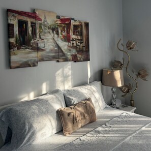 1 bedroom, iron/ironing board, WiFi - Beach House "2 min walk to the water" 5 min to Coachman Park (Clearwater)