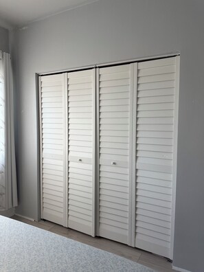 Interior - Beach House "2 min walk to the water" 5 min to Coachman Park (Clearwater)