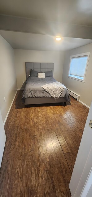 Room - Perfect 2-bedroom bungalow in quaint Ketchikan - 2 minute walk to hospital! (Ketchikan)