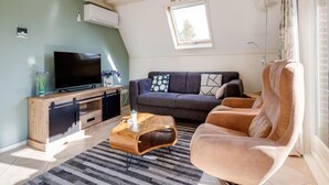Living room - 3-bedroom Modern Bungalow in Drenthe (Zwiggelte)