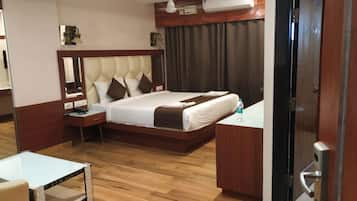 Laptop workspace, free WiFi