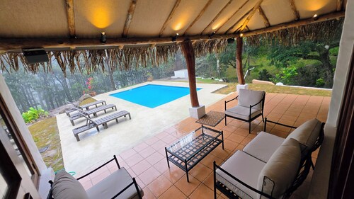 Heated Pool - 4 bedroom Cottage , Pool Table