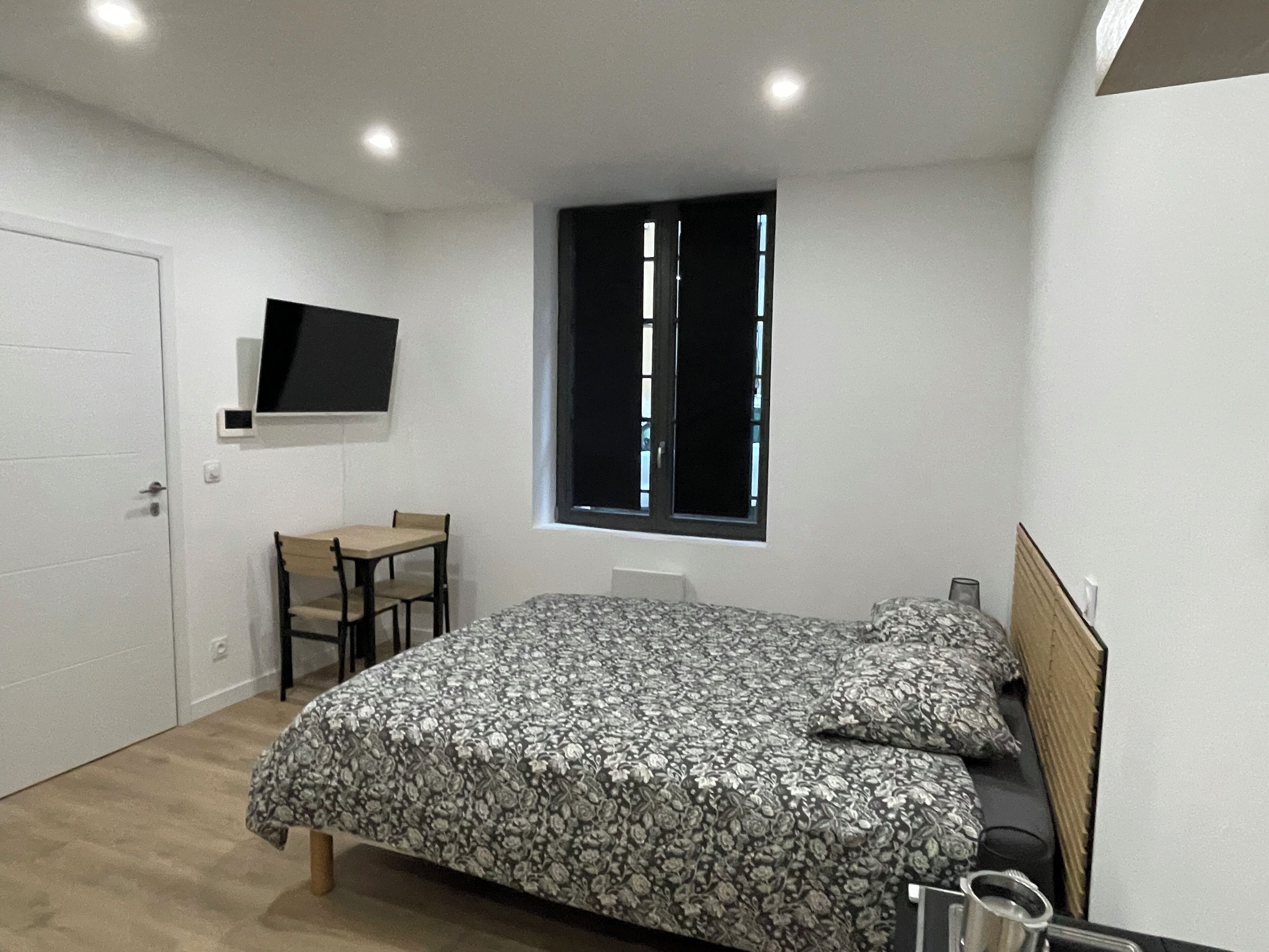 WiFi、ベッドシーツ