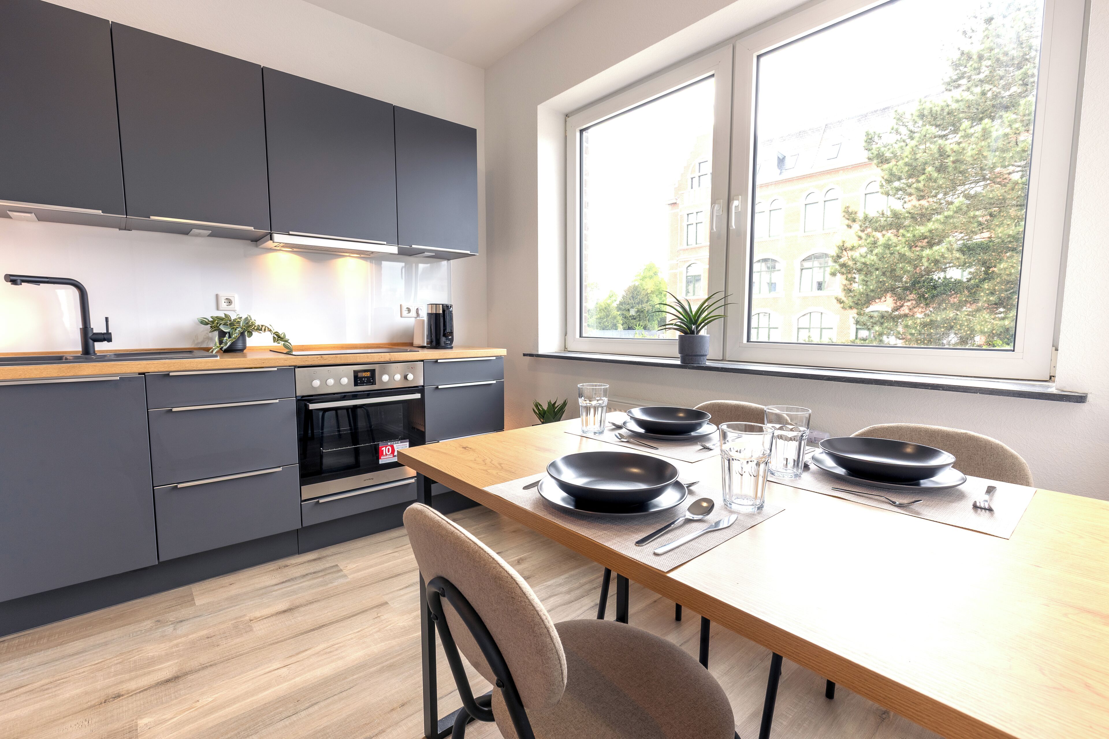 Laptop workspace, free WiFi, bed sheets