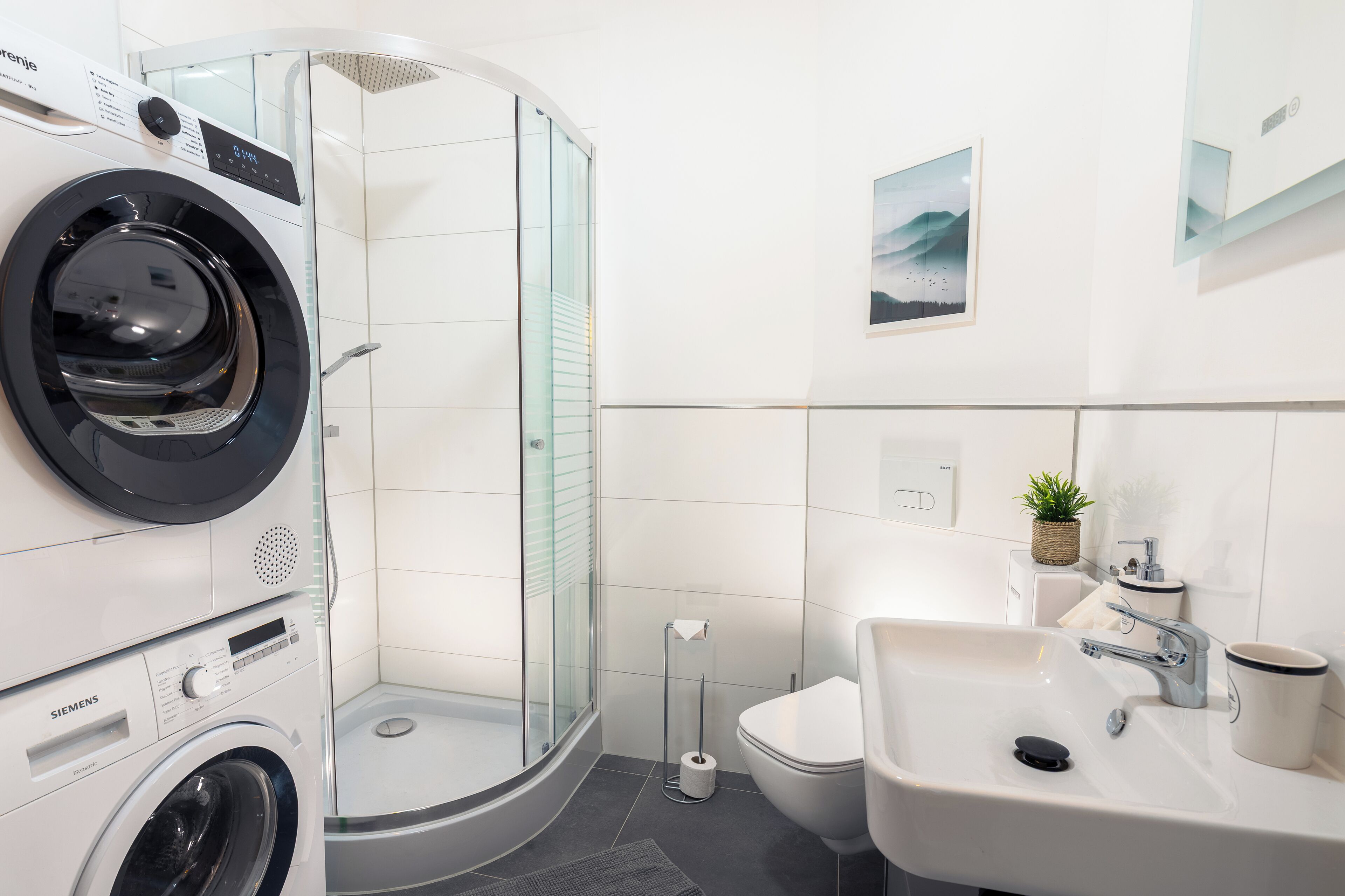 Laptop workspace, free WiFi, bed sheets