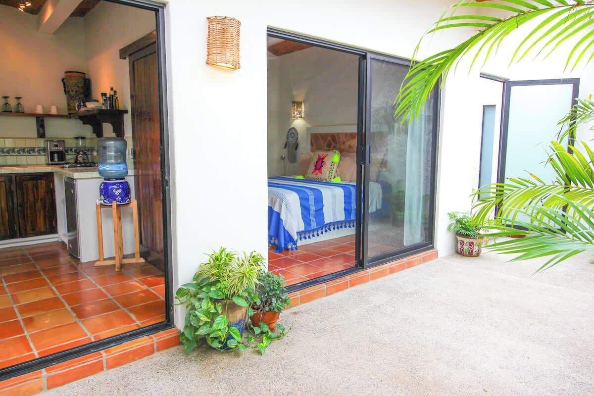 1 chambre, fer et planche à repasser, lit parapluie, Wi-Fi