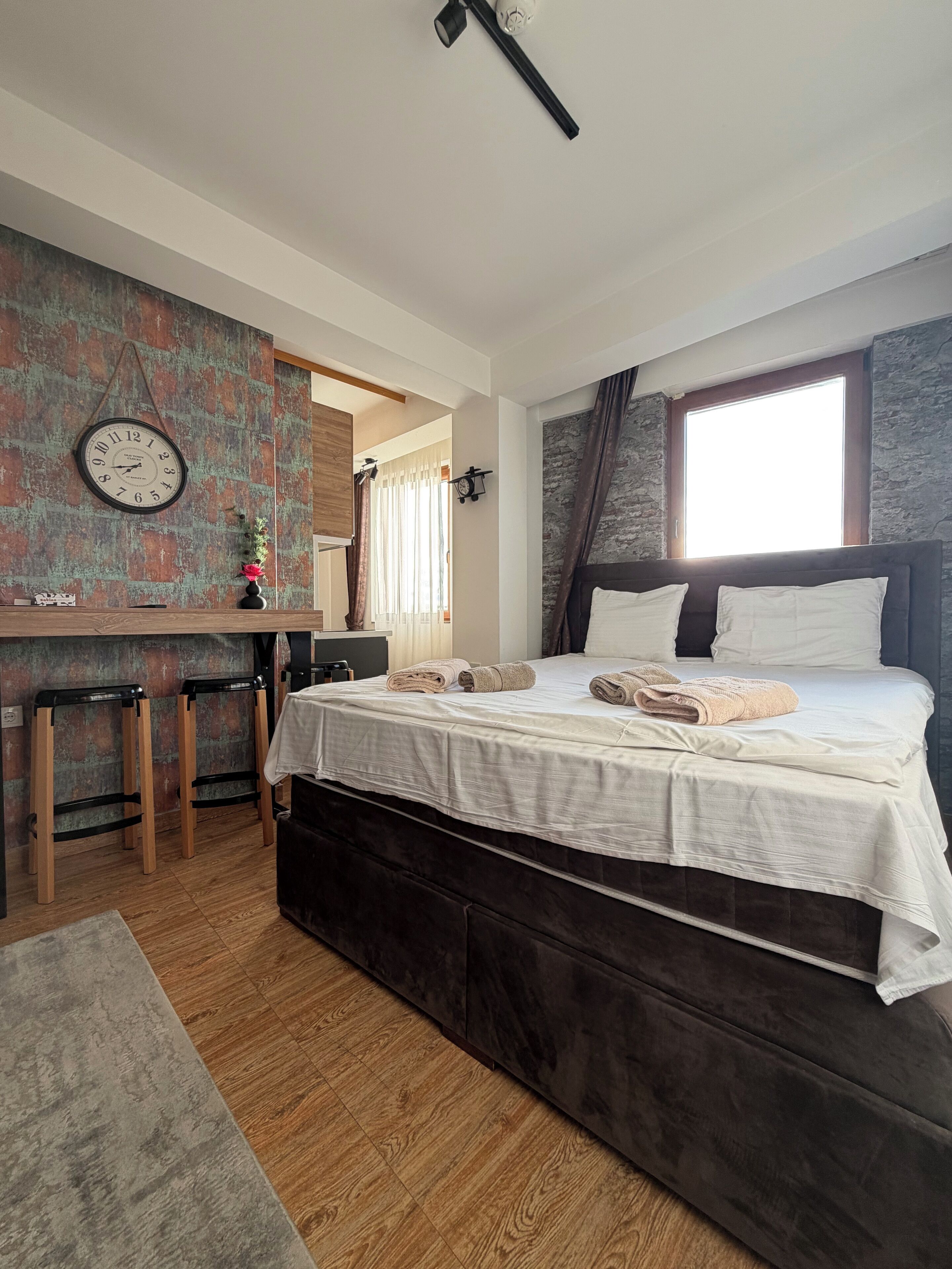 1 soverom, strykejern/-brett, wi-fi og sengetøy