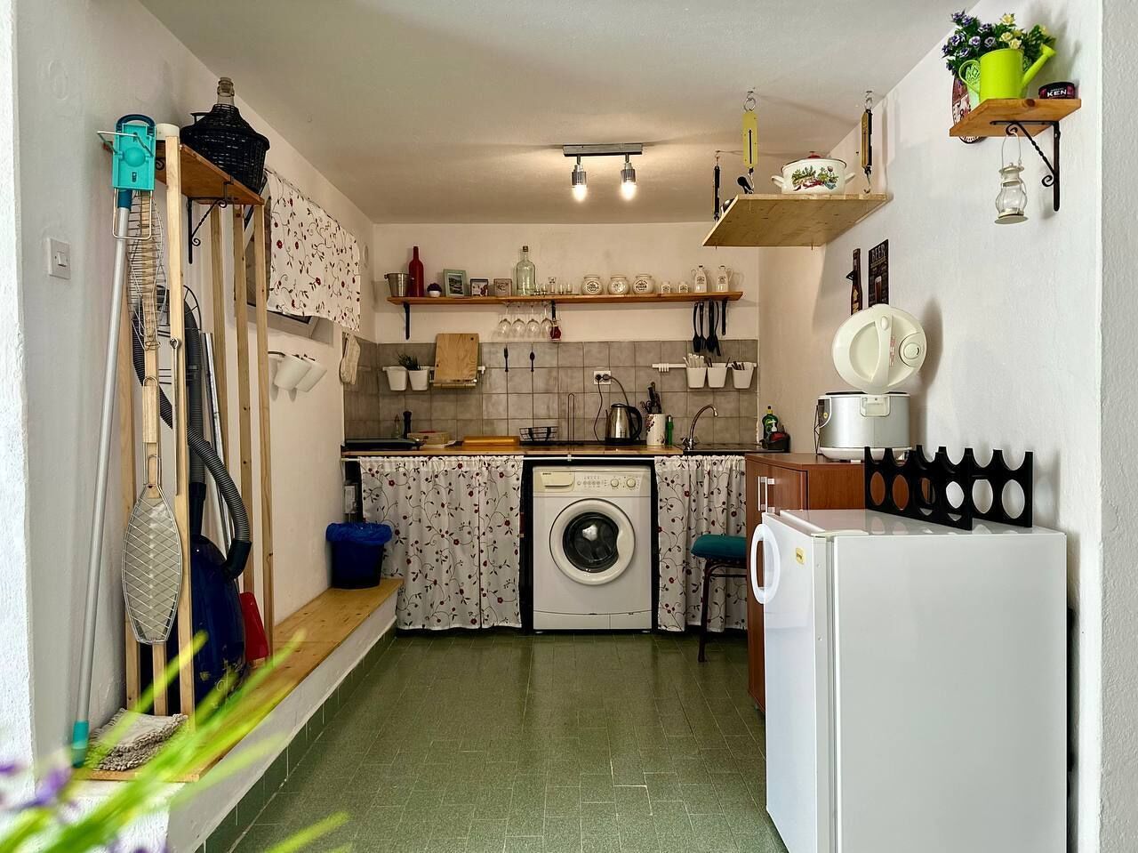 Grand Apartment, Sea View | Private kitchen