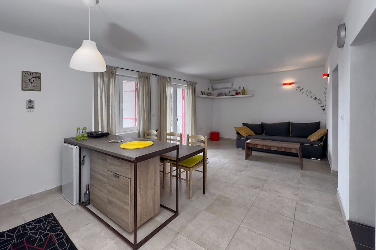 Familjelägenhet - havsutsikt | Strykjärn/strykbräda och gratis wi-fi