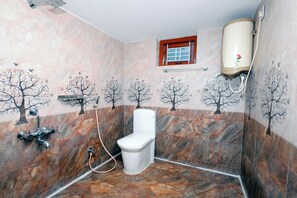 Hair dryer, soap, shampoo - Adventure Home stay - OOTY - A private 4 BHK Villa (Ooty)