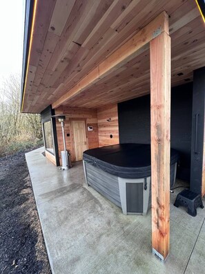 Terrace/patio - Modern Sanctuary with Mountain Views and Spa (Castle Rock)