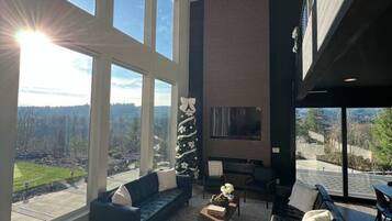 Televisión, videojuegos y tenis de mesa