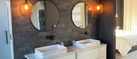 4 slaapkamers, wifi, beddengoed