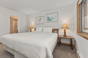 2 bedrooms, iron/ironing board, free WiFi, bed sheets - Slopeside Condo|Hot Tub|Free shuttle|Mountain View (Steamboat Springs)