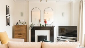 Apartment, 2 Schlafzimmer, Stadtblick | Wohnbereich