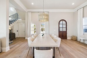 Dining - Skinny Love 30A Luxury Home w Heated Pool, Golf Cart, Bikes, Steps to Beach (Santa Rosa Beach)