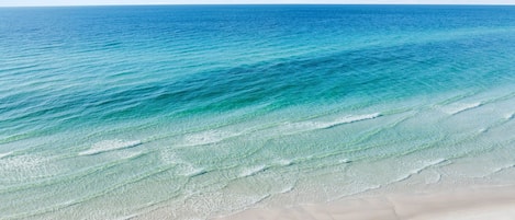 Una spiaggia nelle vicinanze