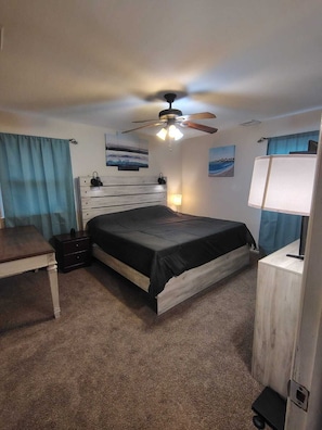 3 bedrooms, iron/ironing board, WiFi, bed sheets - The Pool is Open!!!! (Little Egg Harbor Township)