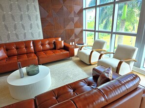 TV - Luxury 2BR in Downtown Fort Myers Pool & Terrace (Fort Myers)