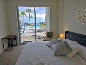 2 bedrooms, iron/ironing board, WiFi, bed sheets - Luxury 2BR in Downtown Fort Myers Pool & Terrace (Fort Myers)