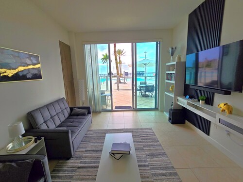 Luxury 2BR in Downtown Fort Myers Pool & Terrace