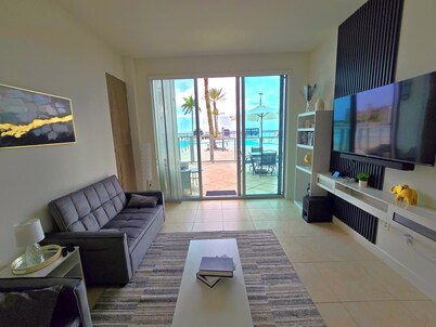 Luxury 2BR in Downtown Fort Myers Pool & Terrace