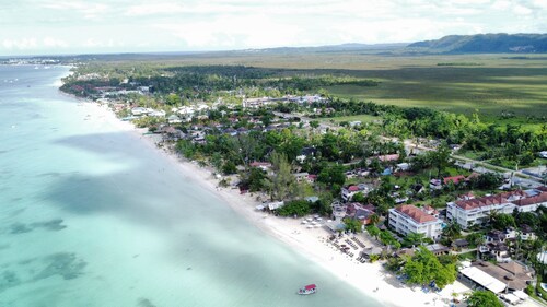 The Alayna's- 3 bedroom villa in perfect Negril