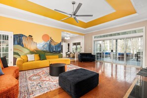 Smart TV, fireplace, video games, table tennis