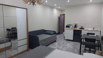 Camera Superior, balcone, vista città | Wi-Fi gratuito