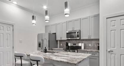 Luxurious Apartment in Houston.