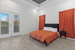 Internet, bed sheets - Luxurious Apartment in Houston. (Houston)