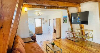 Cozy 2-Bedroom Cabin in Tranquil Lake Montezuma with AC