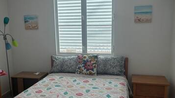 2 bedrooms, iron/ironing board, free WiFi, bed sheets