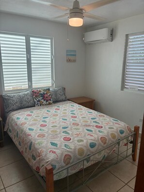 2 soveværelser, skrivebord, strygejern/strygebræt, weekendseng