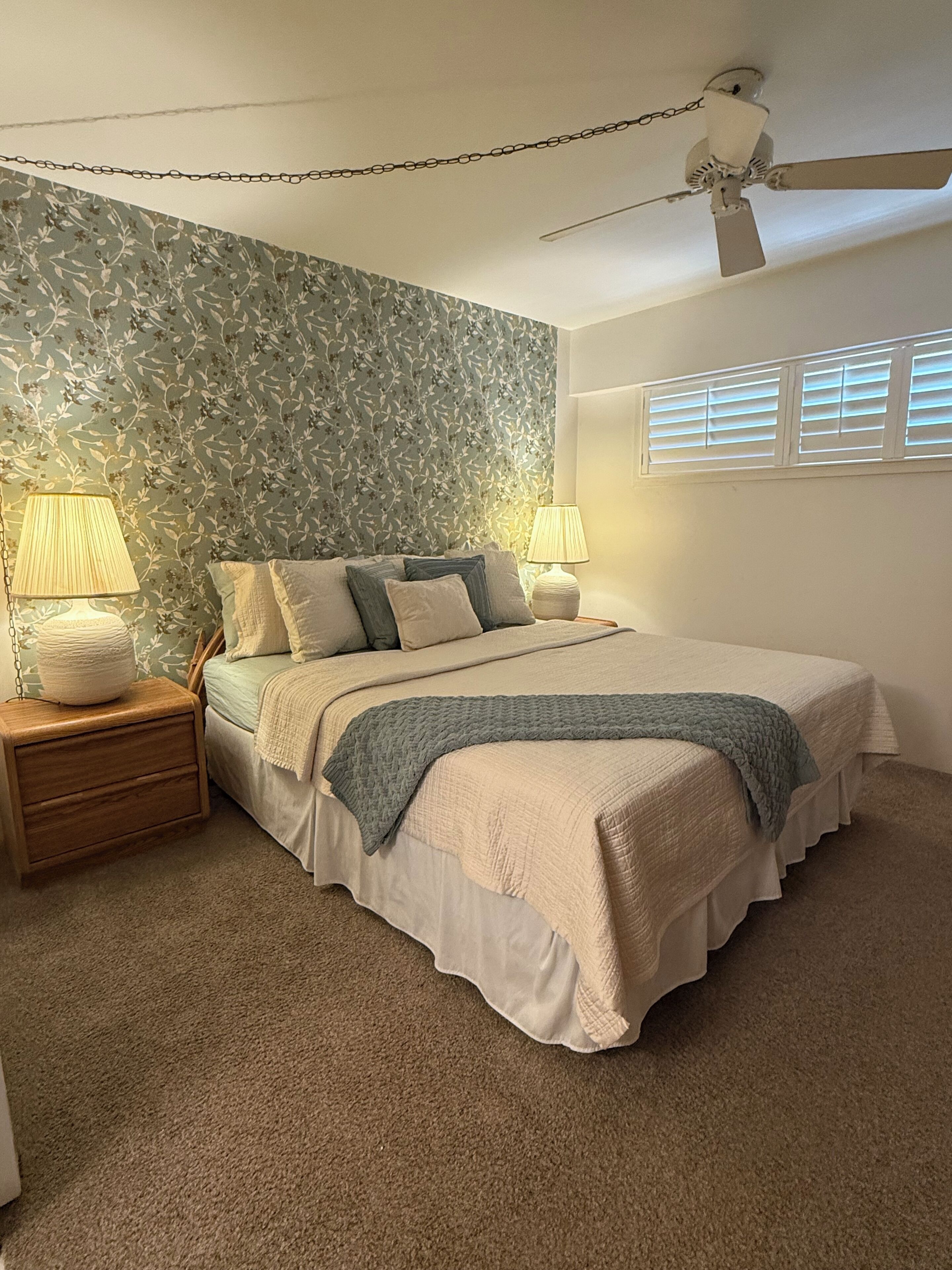 Iron/ironing board, WiFi, bed sheets