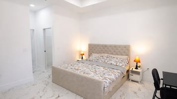 4 Schlafzimmer, Schreibtisch, Bügeleisen/Bügelbrett, kostenloses WLAN