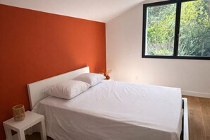 4 bedrooms, iron/ironing board, WiFi - New house 155 m² /Seaside on foot (100 m)/4 beautiful bedrooms, garden, parking (Saint-Brevin-les-Pins)