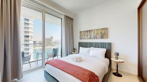 Iron/ironing board, WiFi, bed sheets - Classy 1 Bedroom lYacht Views l Private Beach (Emaar Beachfront)