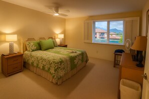 Condo, 2 Bedrooms, Partial Ocean View | Seterika/papan seterika, Wi-fi percuma 