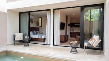 Deluxe Apartment | In-room safe, iron/ironing board, free WiFi