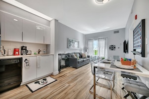 Gallery Condo, 1 Bedroom, Hot Tub | Private kitchen | Espresso maker, coffee/tea maker, toaster, highchair
