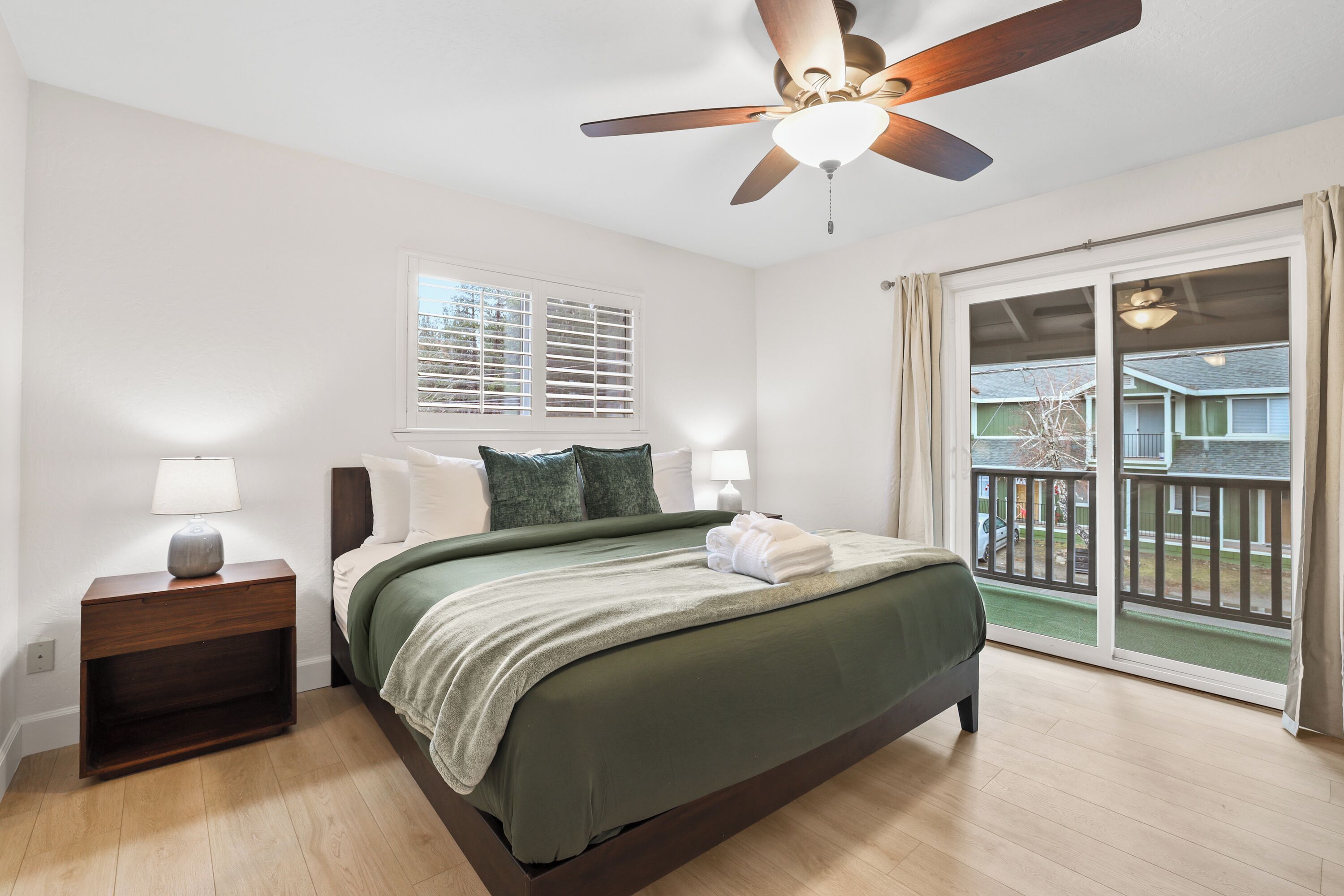 Lit parapluie, Wi-Fi gratuit, draps fournis