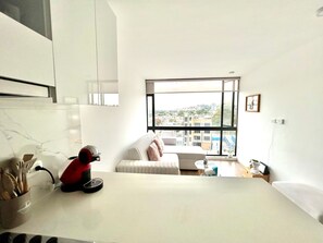 TV, video games, ping pong - Comfortable small apartment with excellent view! (Bogotá)