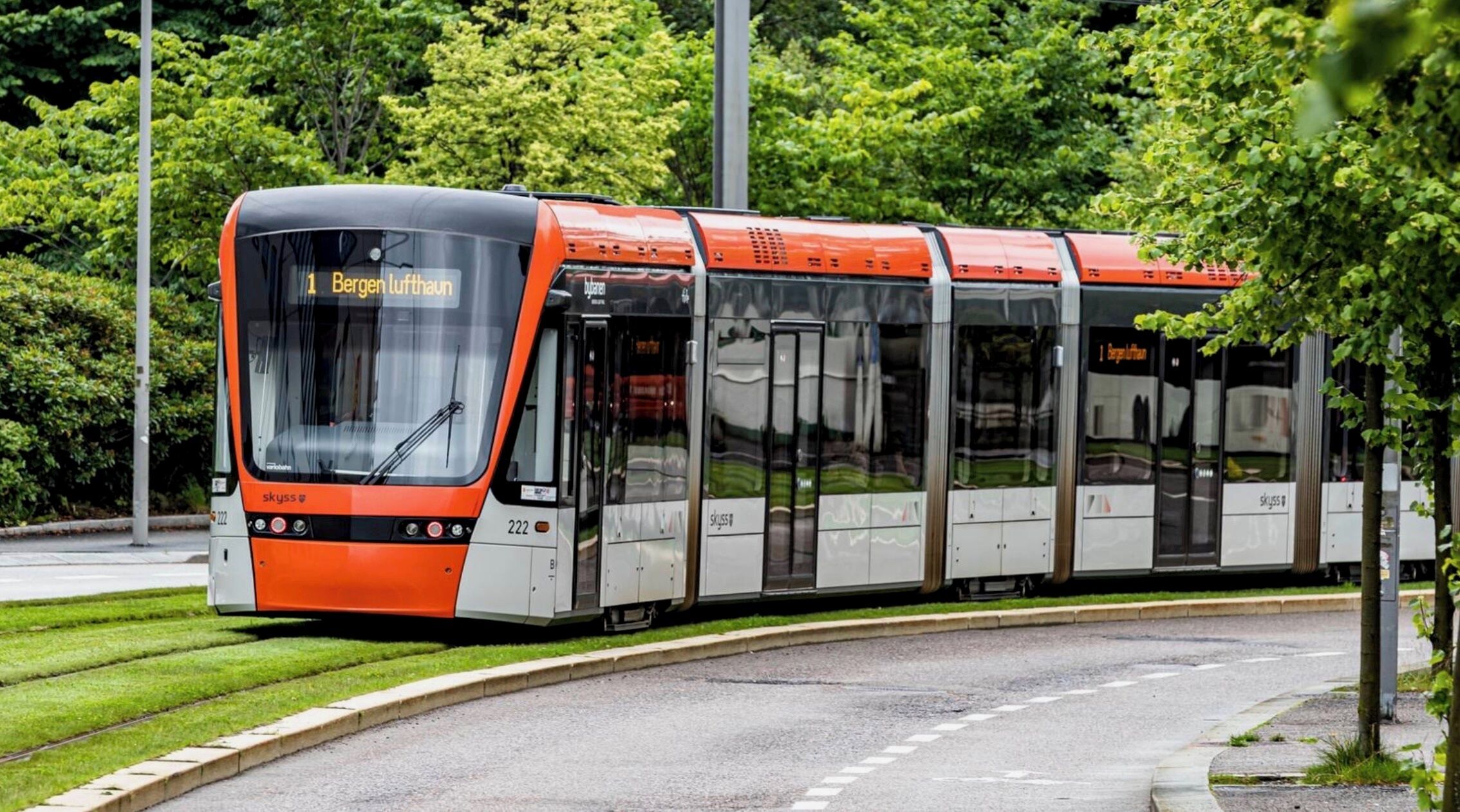 A modern tram with "Bergen Luftan" displayed on the front.