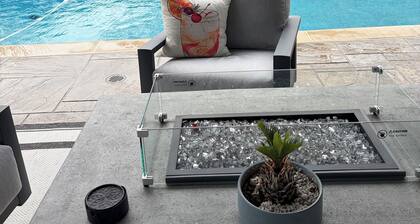 Cozy 1-bedroom bed & breakfast in charming Dallas with AC