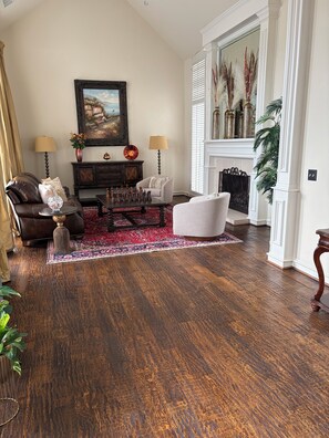 Interior - Cozy 1-bedroom bed & breakfast in charming Dallas with AC (Dallas)