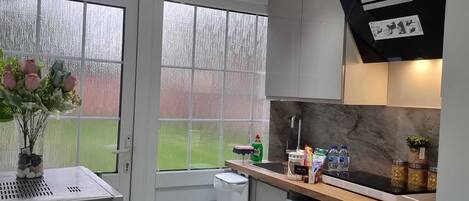 電子レンジ、オーブン、コンロ