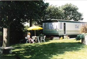 ห้องสวีท, ห้องน้ำในตัว (Torbay Caravan) | โต๊ะทำงาน, พื้นที่ทำงานแบบใช้แล็ปท็อป, ผ้าม่านกันแสง, เตารีด/โต๊ะรีดผ้า