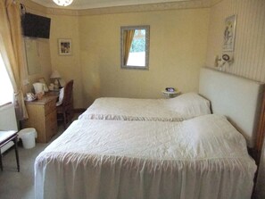 Double or Twin Room, Ensuite (Ground floor) | Desk, laptop workspace, blackout drapes, iron/ironing board - Harmony Country Lodge (Burniston)