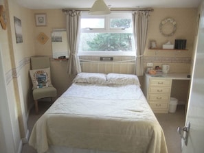 Double Room, Ensuite | Desk, laptop workspace, blackout drapes, iron/ironing board - Harmony Country Lodge (Burniston)